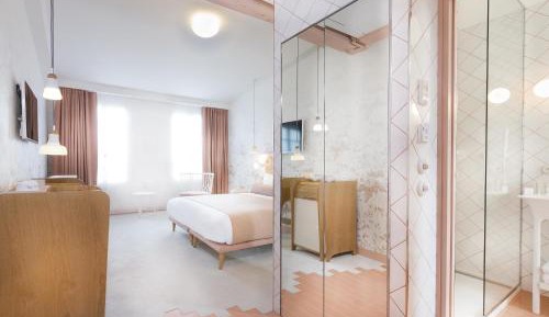Junior Suite (2 Adults)