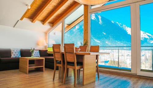 One-Bedroom Apartment with Balcony