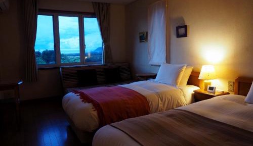 Twin Room with Extra Bed - Second Floor 