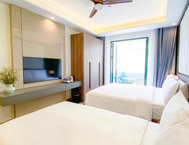 Triple Room with Balcony