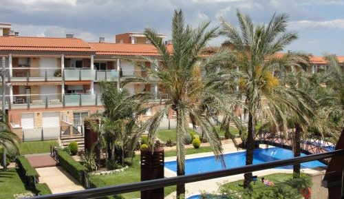 Apartment with Pool View 