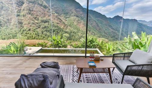 Suite with Mountain View