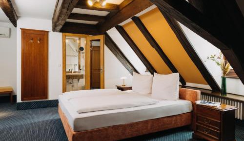 Large Double Room