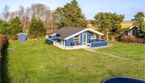Three-Bedroom Holiday Home 