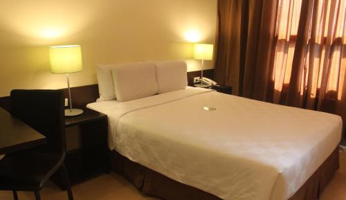 Standard Queen Room