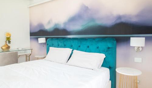 Suite with Hot Tub