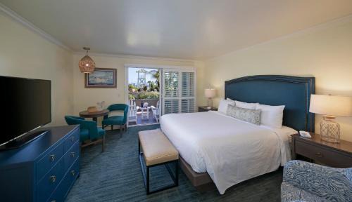 King Suite with Pool View