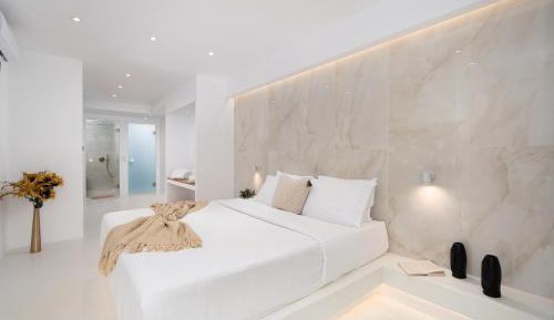 Cave Suite with Private Jacuzzi & Private Steam Room