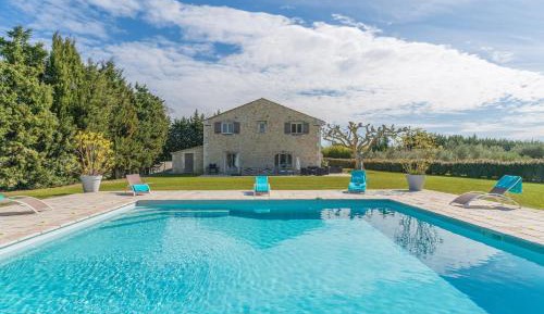 Villa with Garden View
