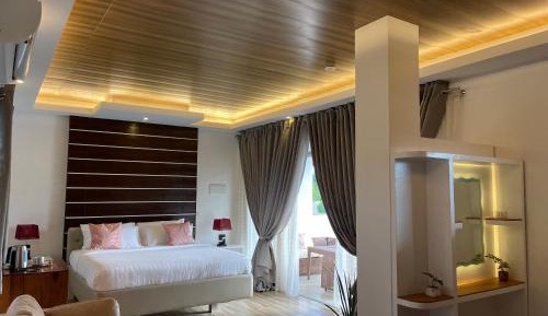 Suite with Spa Bath