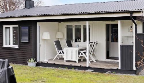 One-Bedroom Holiday Home