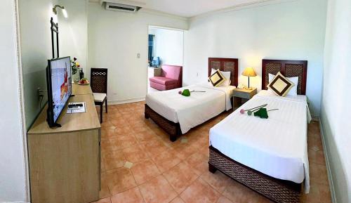 Deluxe Family Room