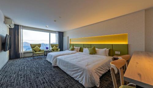 Deluxe Twin Room
