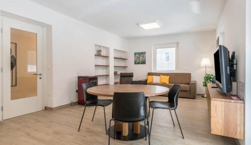 Superior One-Bedroom Apartment