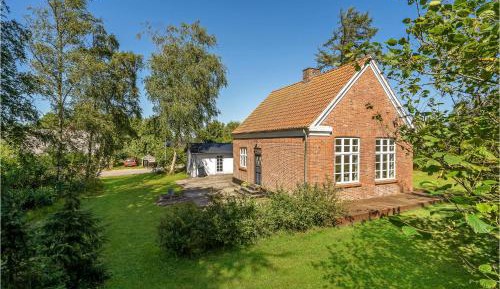 Three-Bedroom Holiday Home 