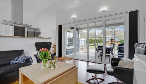 Three-Bedroom Holiday Home 