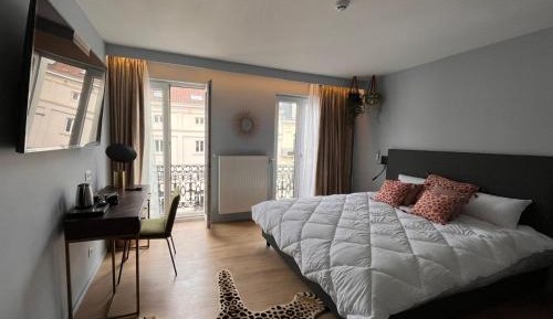 Large Double Room