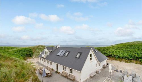 Six-Bedroom Holiday Home