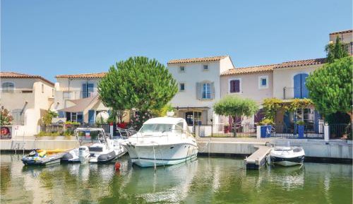 Three-Bedroom Holiday Home 