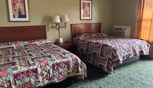Queen Room with Two Queen Beds - Smoking