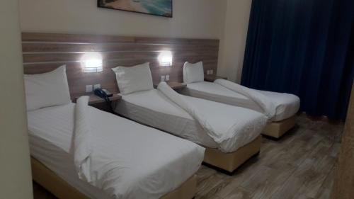 Triple Room with Partial Sea View