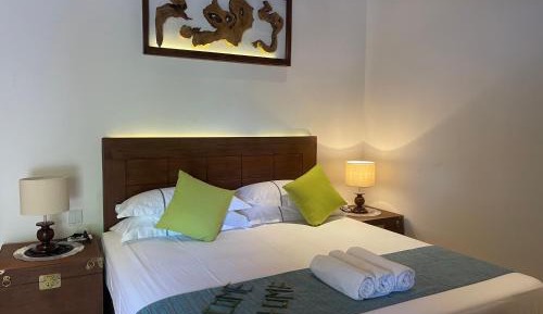 Deluxe Double Room (2 Adults + 1 Child)