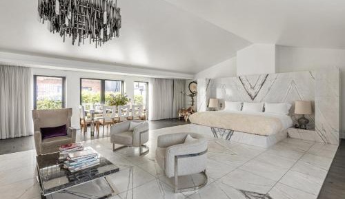 Penthouse Suite