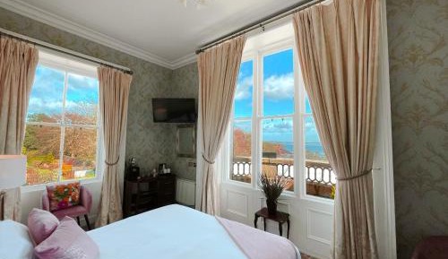 Deluxe Double or Twin Room with Sea View