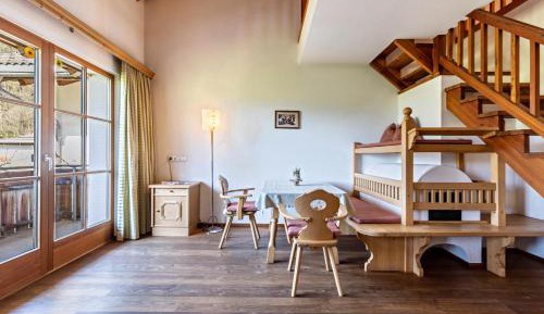 Superior One-Bedroom Apartment with Balcony