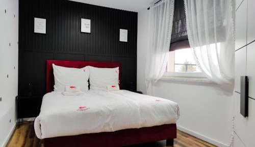 One-Bedroom Apartment with Balcony and Mountain View  