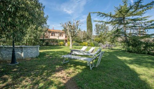 Villa with Garden View