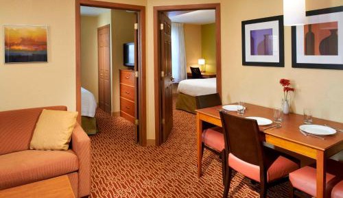 Two Bedroom Suite - Queen in Each