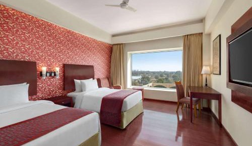 Premium Deluxe Twin Room - Non-Smoking