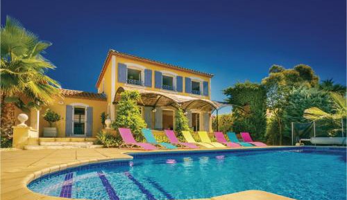 Five-Bedroom Holiday Home