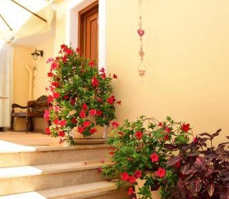 Standard Twin Room with Garden View