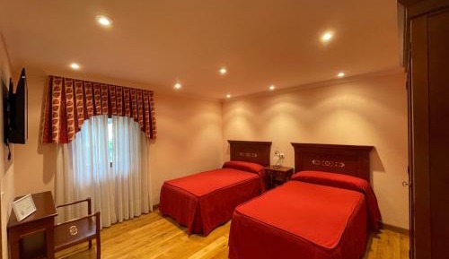 Twin Room with Private Bathroom
