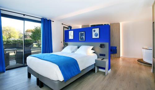 Deluxe Suite with Spa Bath