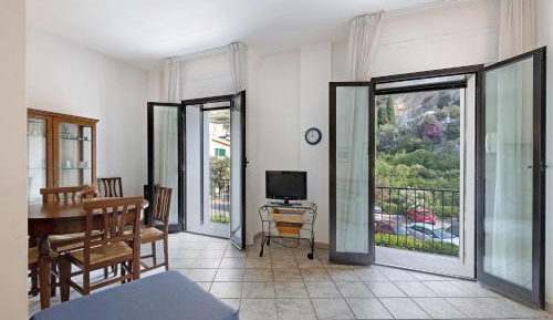 Superior One-Bedroom Apartment with Balcony