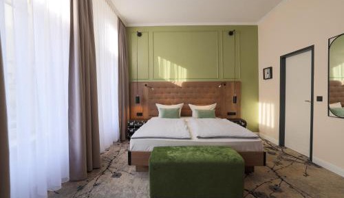 Junior Suite with Garden View
