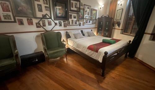 Queen Room