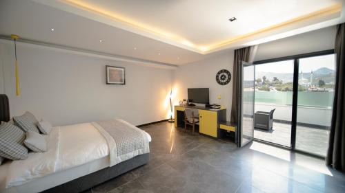 King Suite with Balcony