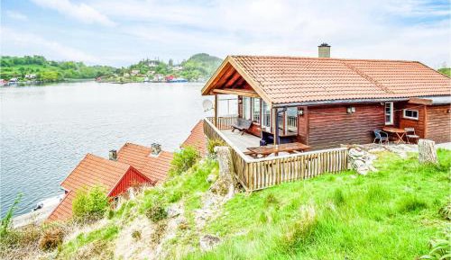 Four-Bedroom Holiday Home
