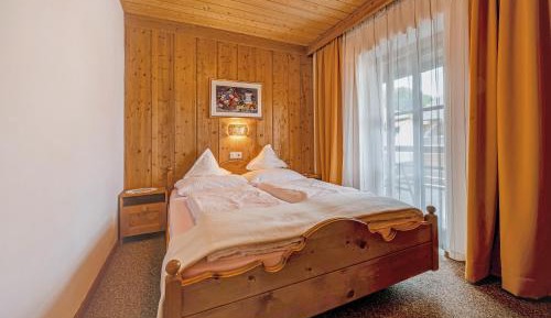Superior One-Bedroom Apartment with Balcony