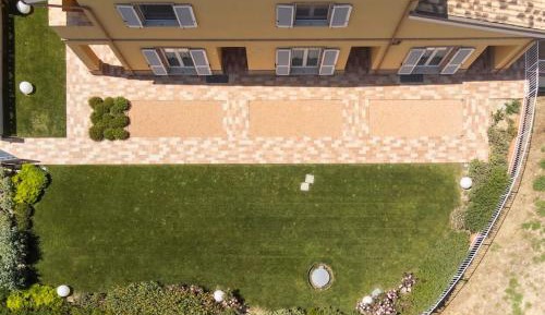 Apartment with Garden View