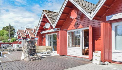 One-Bedroom Holiday Home
