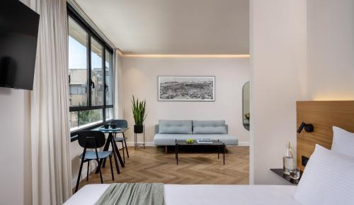 Deluxe Suite