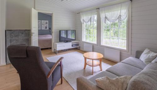 Two-Bedroom Cottage with Sauna