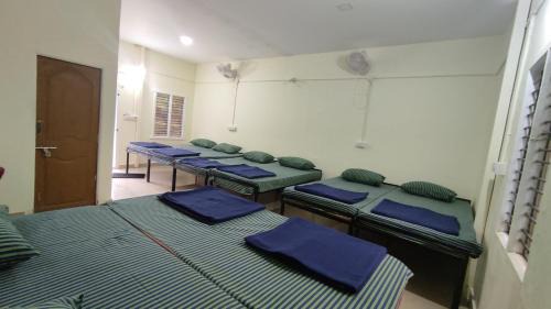 Mixed Dormitory Room