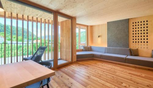 Apartment with Garden View