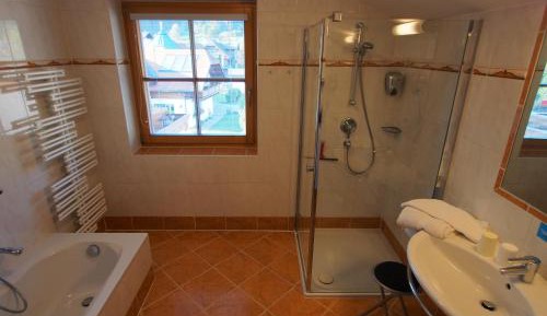 Large Two-Bedroom Apartment with Balcony